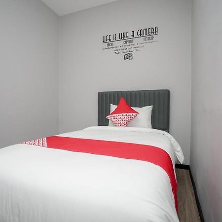 פאלמבאנג Oyo 568 Rajawali Homestay מראה חיצוני תמונה