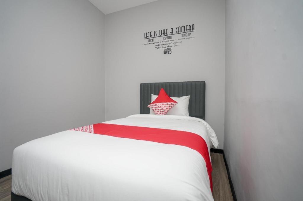 פאלמבאנג Oyo 568 Rajawali Homestay מראה חיצוני תמונה