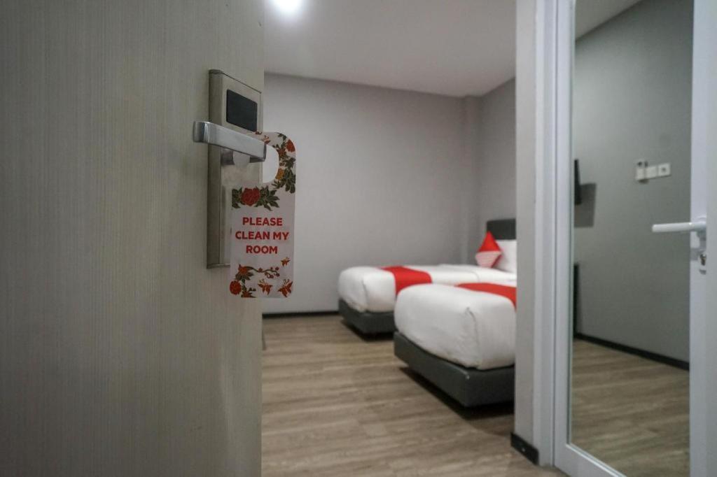 פאלמבאנג Oyo 568 Rajawali Homestay מראה חיצוני תמונה