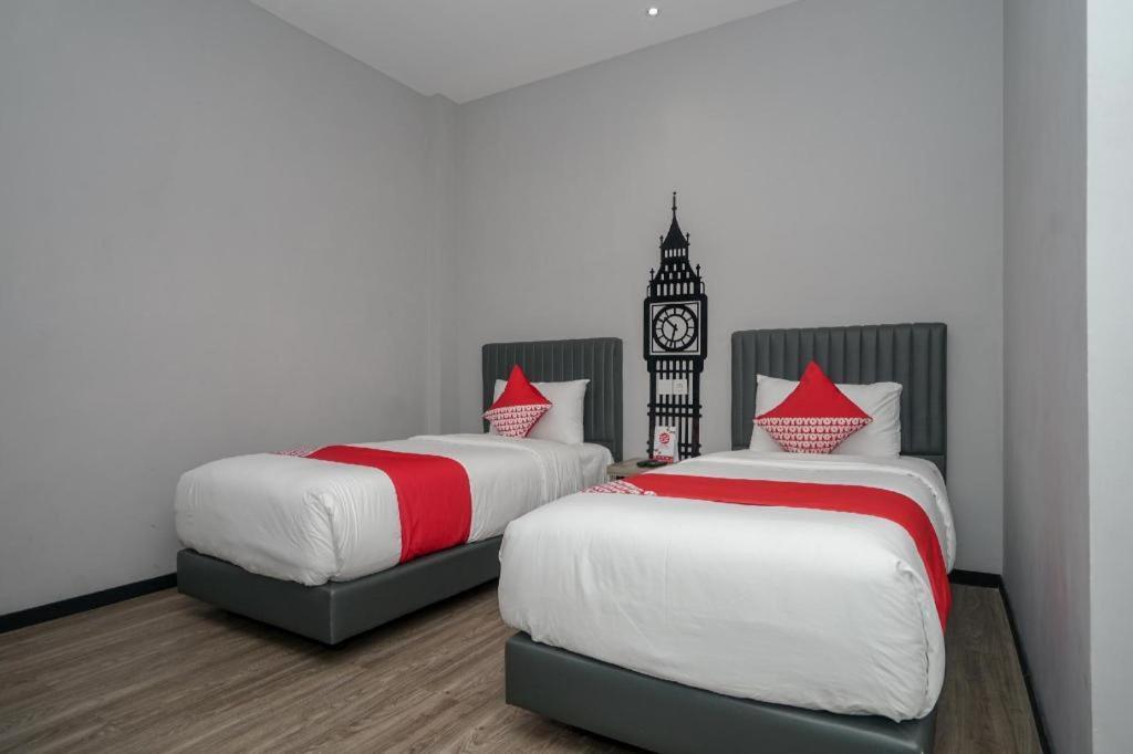 פאלמבאנג Oyo 568 Rajawali Homestay מראה חיצוני תמונה