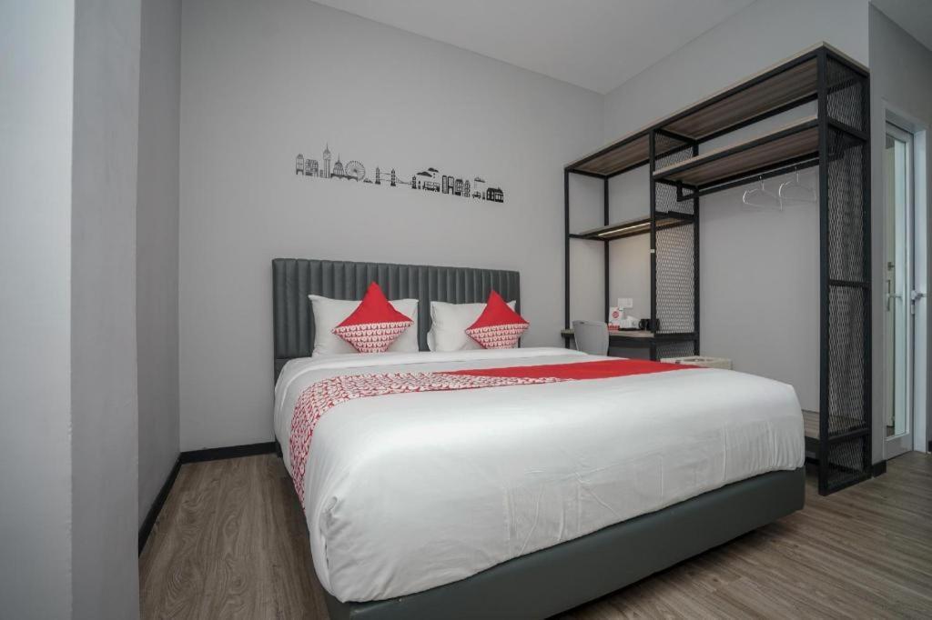 פאלמבאנג Oyo 568 Rajawali Homestay מראה חיצוני תמונה