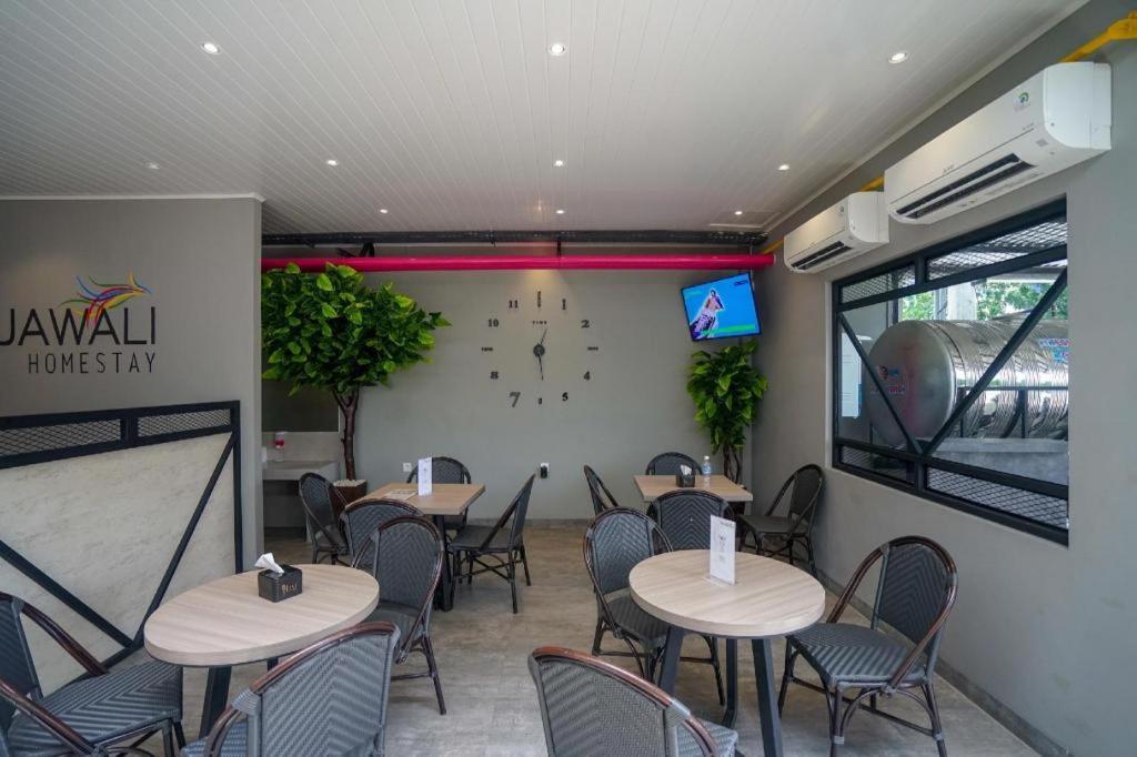 פאלמבאנג Oyo 568 Rajawali Homestay מראה חיצוני תמונה