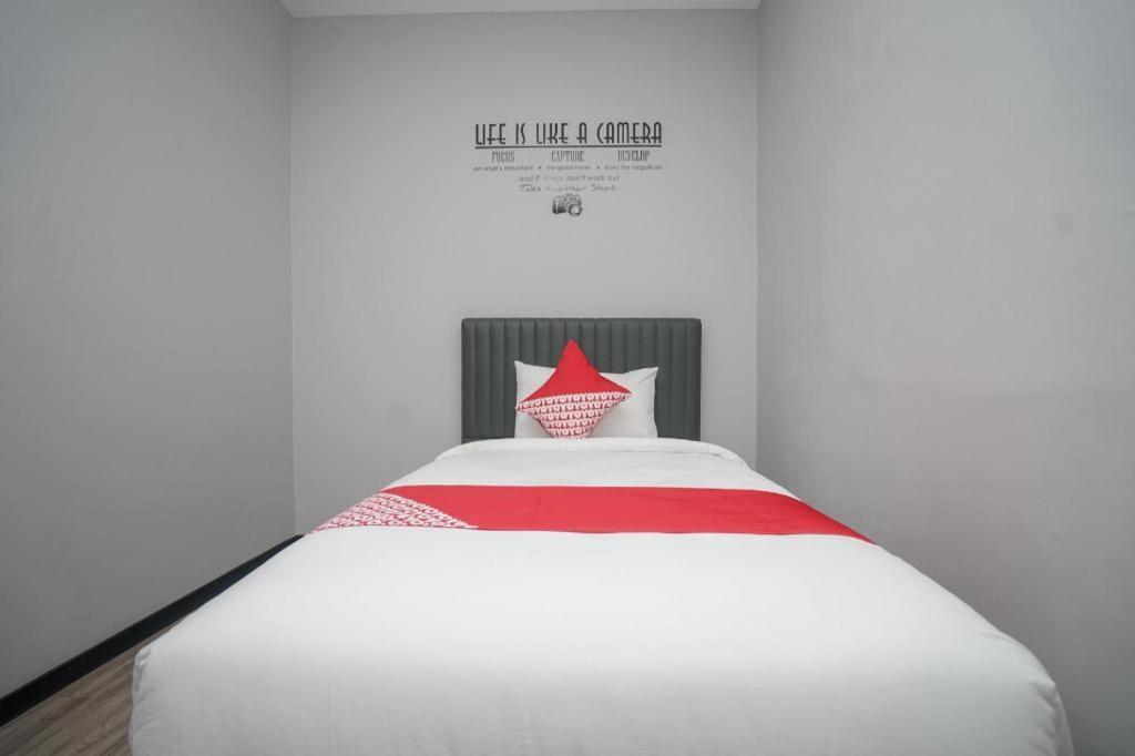 פאלמבאנג Oyo 568 Rajawali Homestay מראה חיצוני תמונה