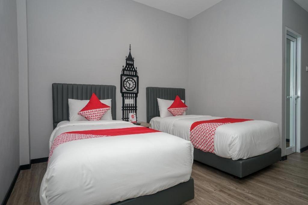 פאלמבאנג Oyo 568 Rajawali Homestay מראה חיצוני תמונה