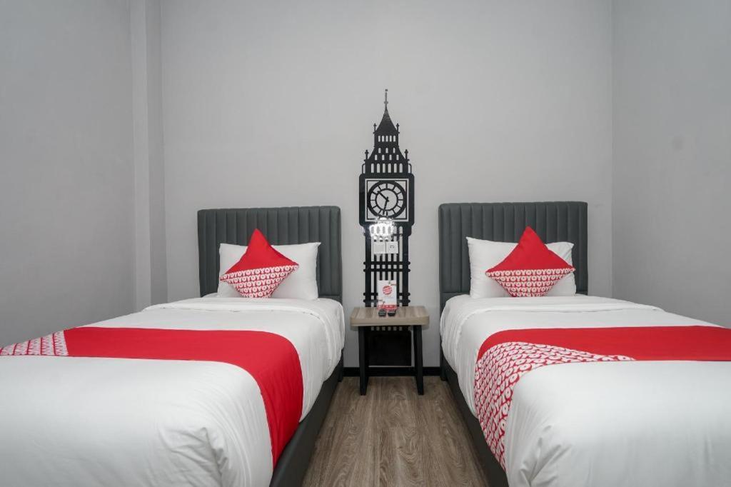 פאלמבאנג Oyo 568 Rajawali Homestay מראה חיצוני תמונה